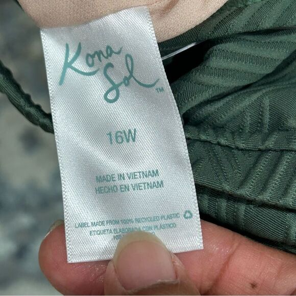 NWT Kona Sol One Piece High Coverage Bathing Suit Basketweave Green 16W - Picture 8 of 9